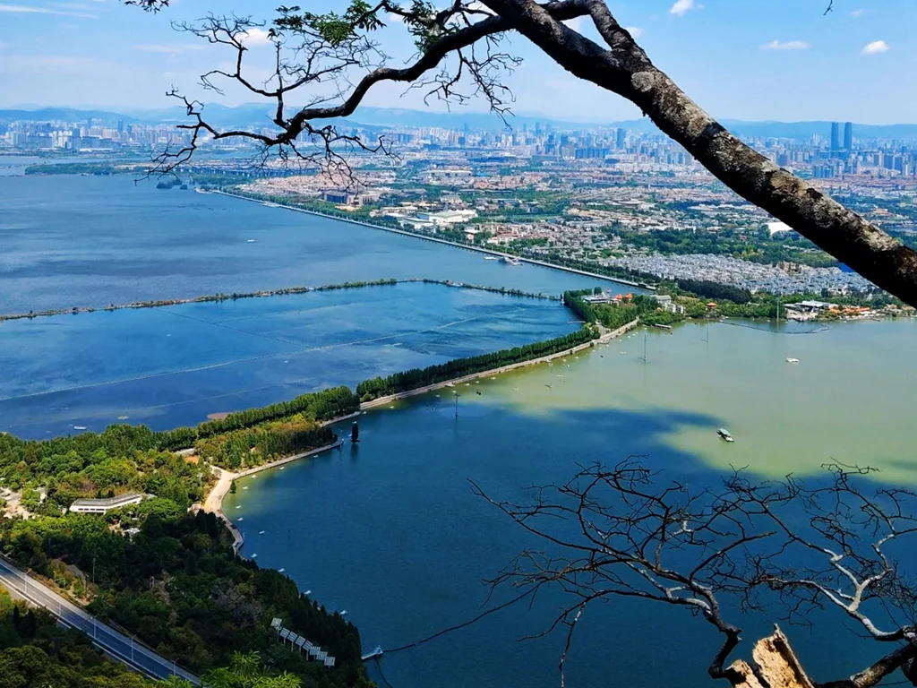 Kunming Dianchi Lake 2 Kunming Dianchi Lake 2